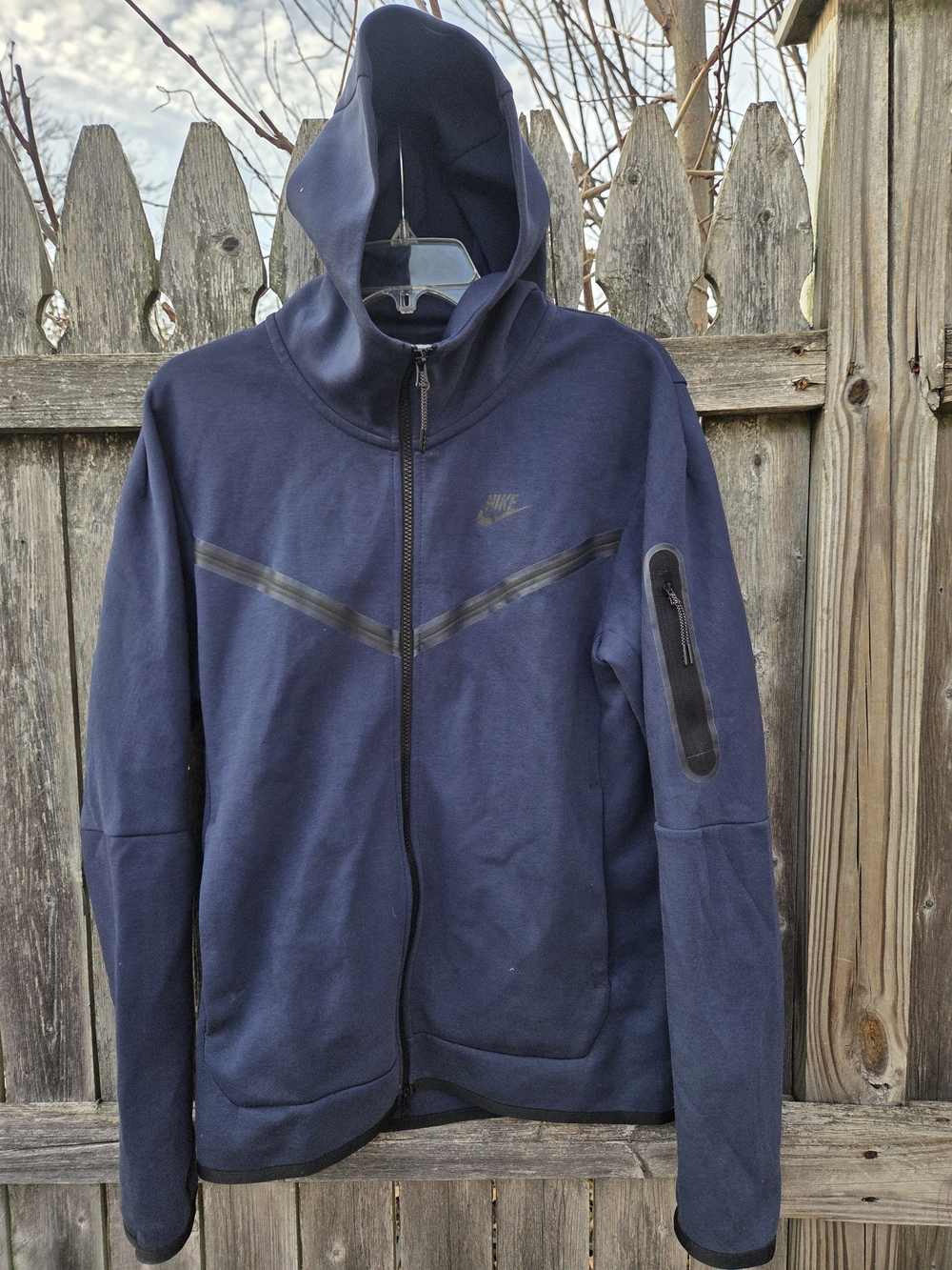 Nike Tech Men's Dark Navy Zip-Up Hooded Performance Jacket